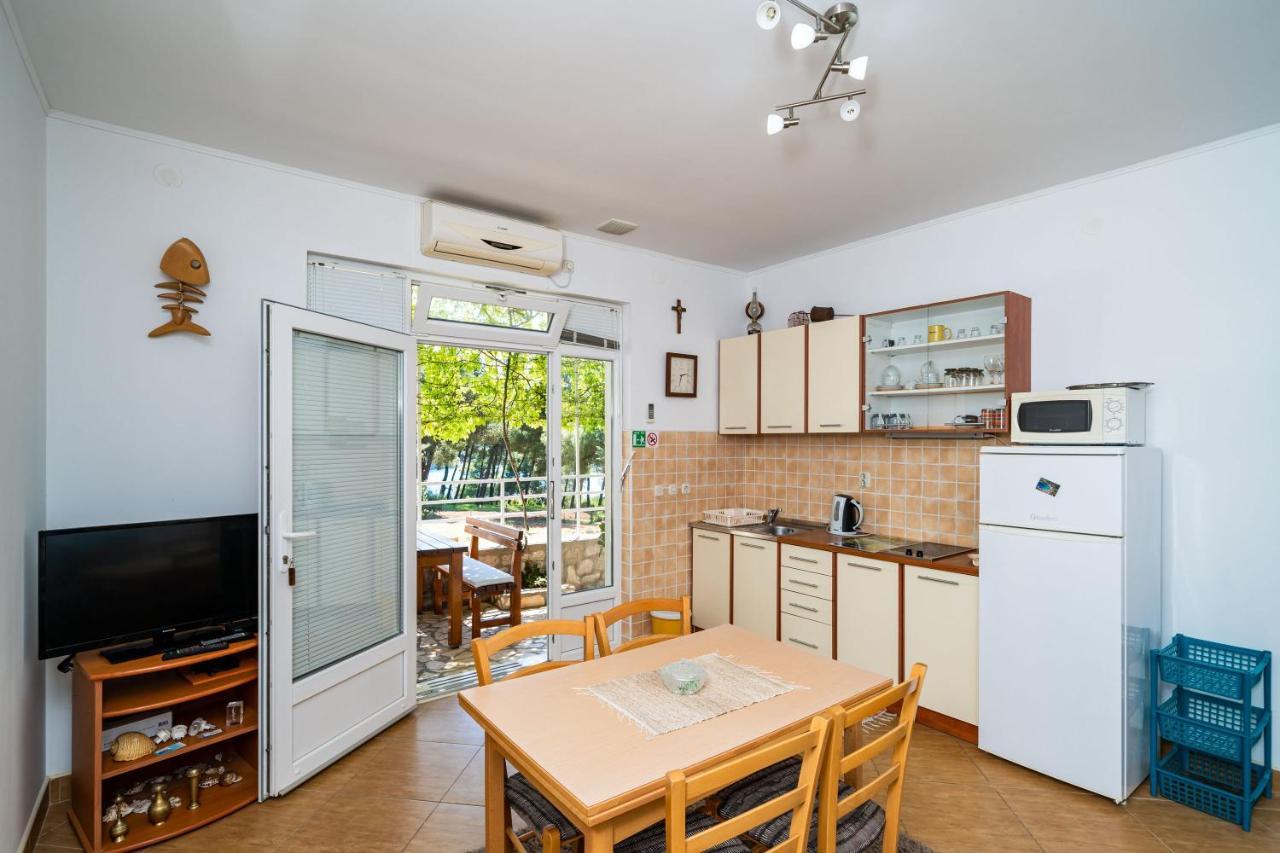 Apartment Zuljana 10233B Buitenkant foto