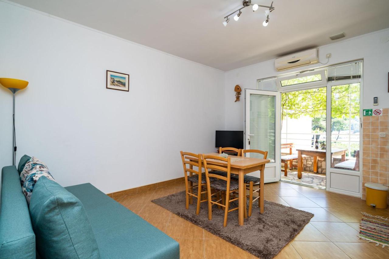 Apartment Zuljana 10233B Buitenkant foto