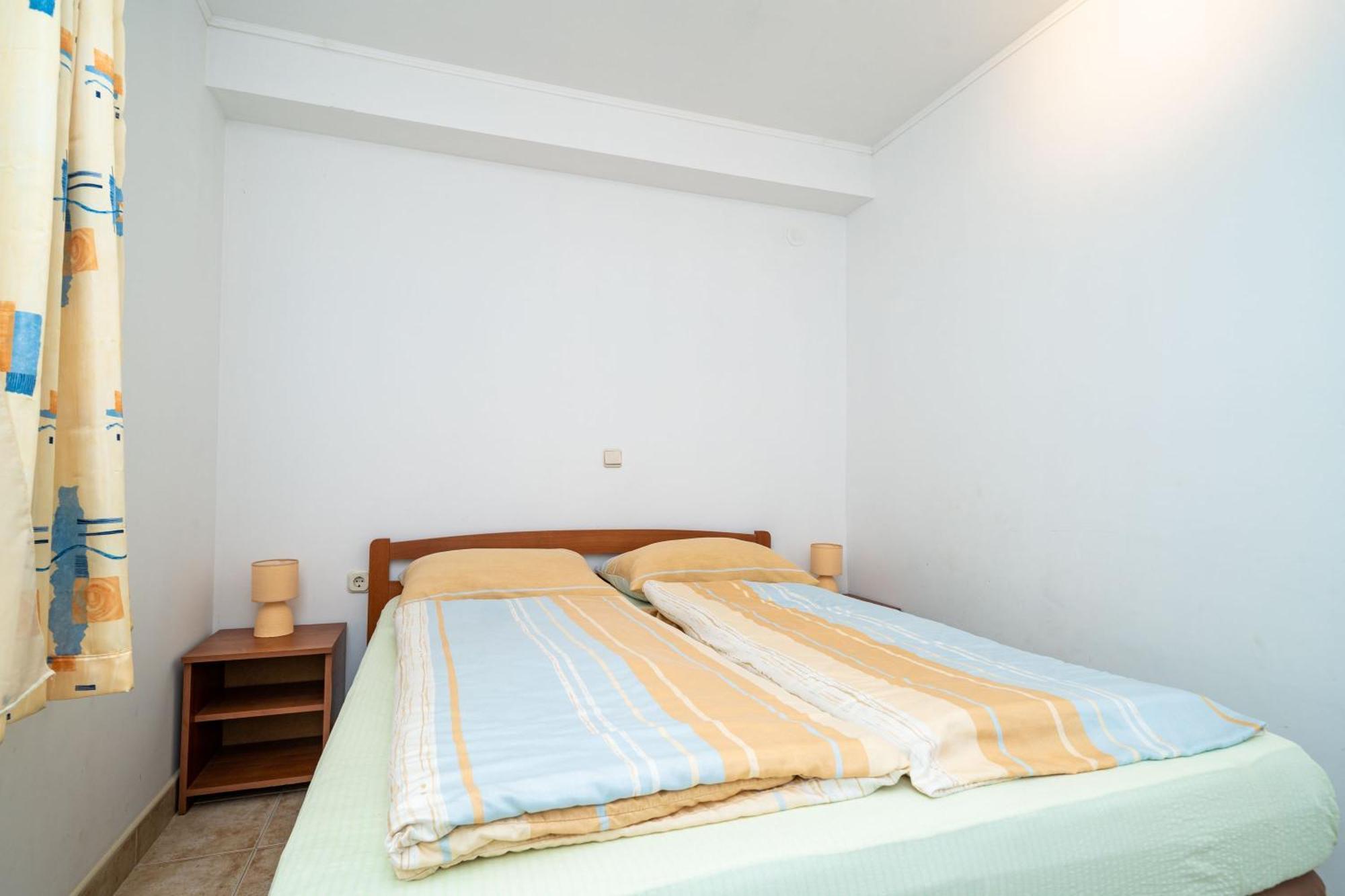 Apartment Zuljana 10233B Buitenkant foto